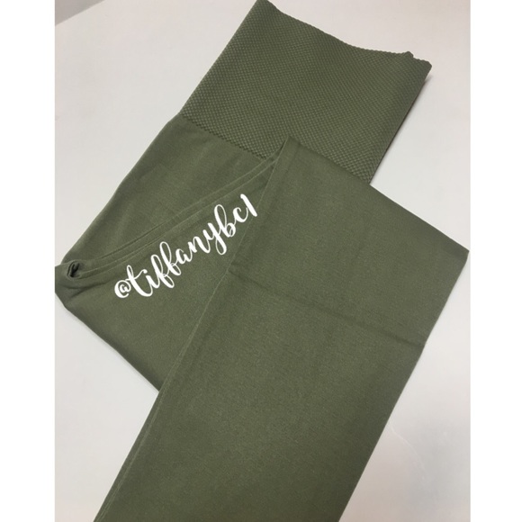 π Buttery Soft Tummy Control High Waist Leggings - Picture 3 of 11